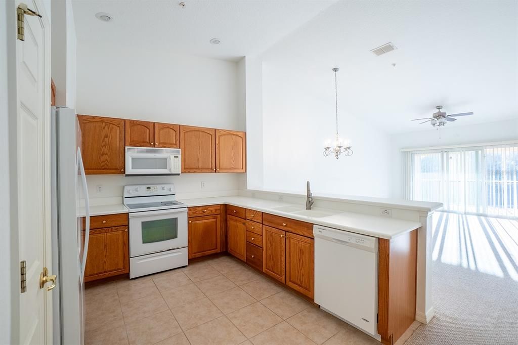 待售: $265,000 (3 贝兹, 2 浴室, 1377 平方英尺)