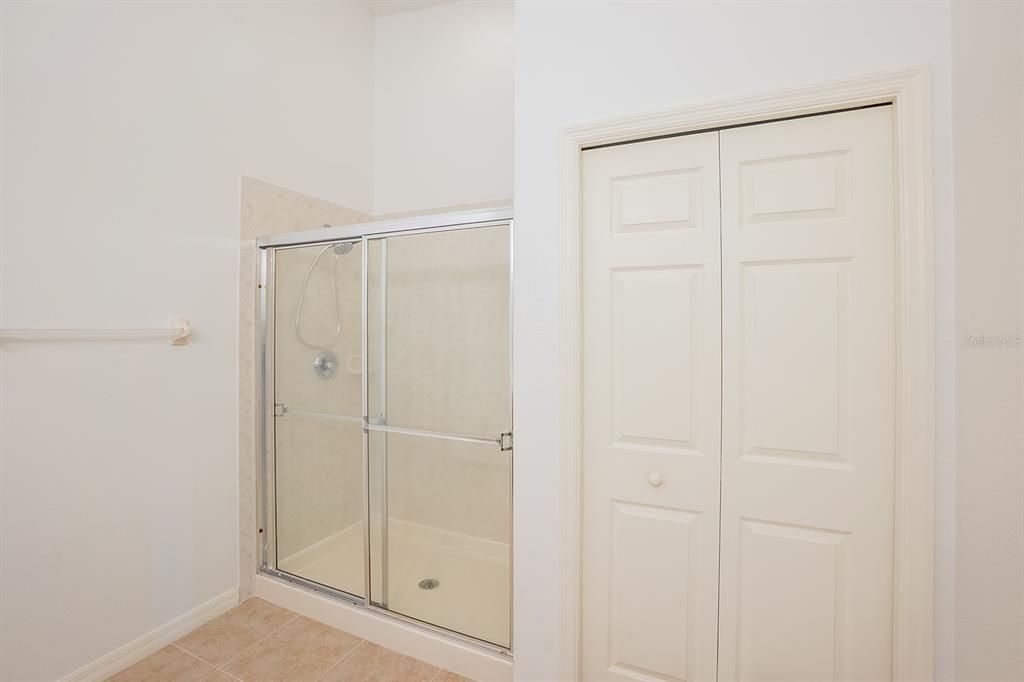 待售: $265,000 (3 贝兹, 2 浴室, 1377 平方英尺)