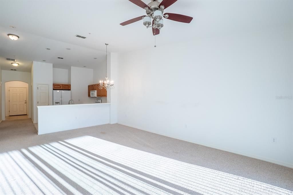 待售: $265,000 (3 贝兹, 2 浴室, 1377 平方英尺)