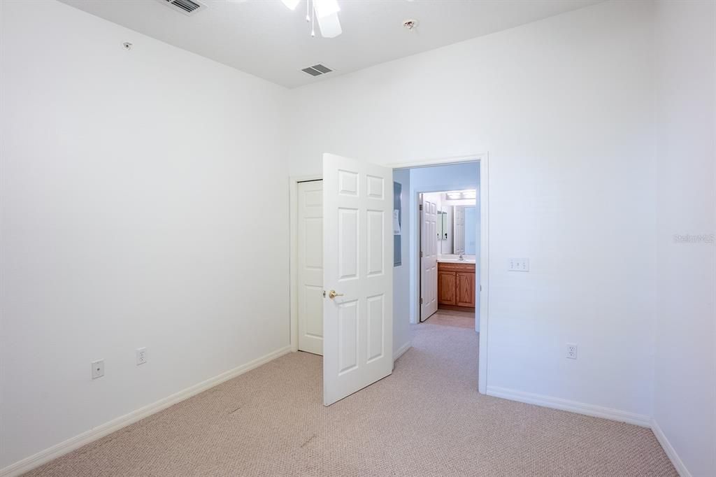 待售: $265,000 (3 贝兹, 2 浴室, 1377 平方英尺)