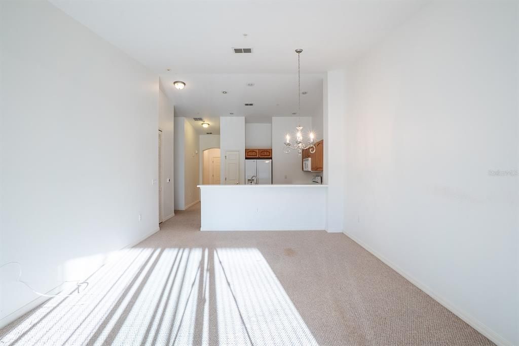 待售: $265,000 (3 贝兹, 2 浴室, 1377 平方英尺)