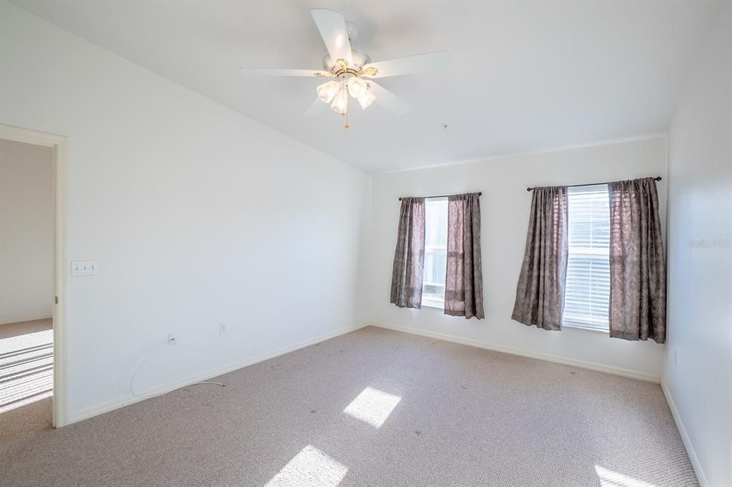 待售: $265,000 (3 贝兹, 2 浴室, 1377 平方英尺)