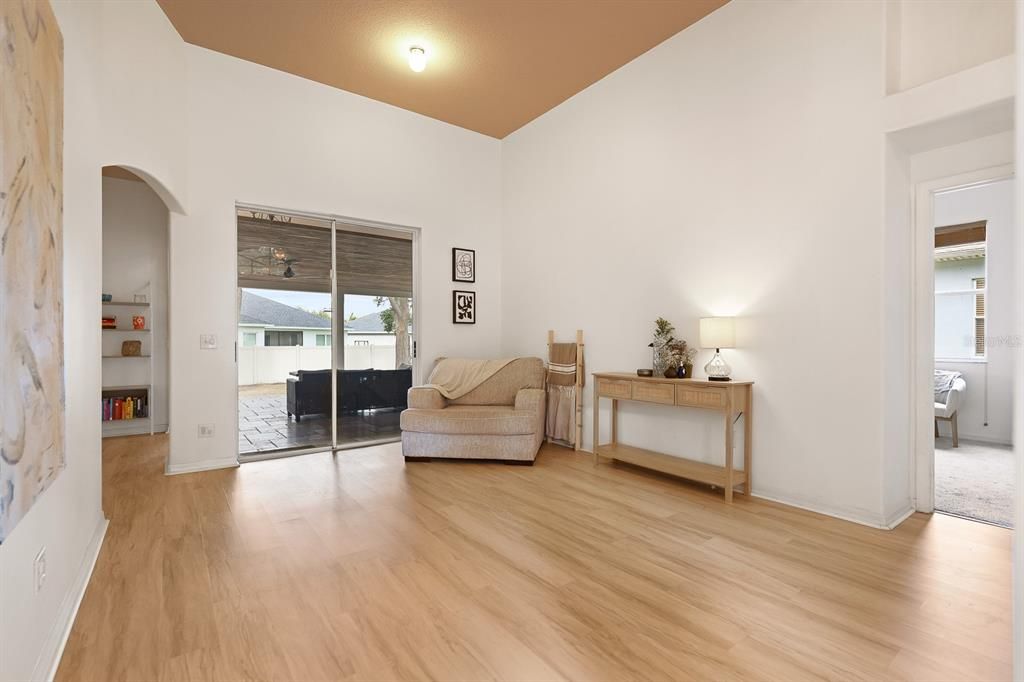 待售: $425,000 (3 贝兹, 2 浴室, 1943 平方英尺)