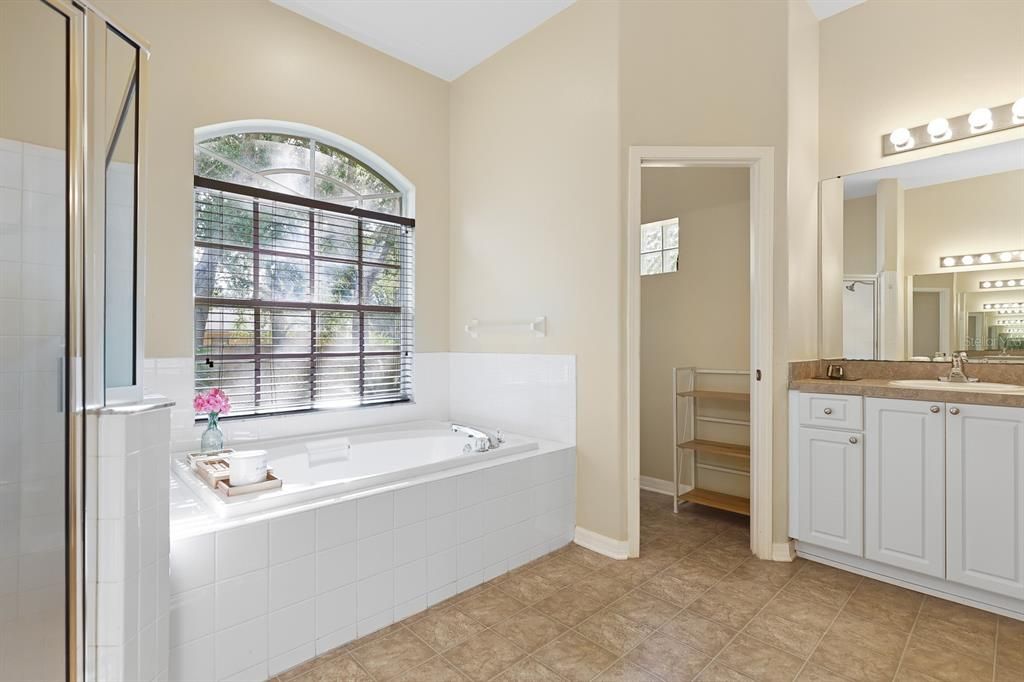 待售: $425,000 (3 贝兹, 2 浴室, 1943 平方英尺)