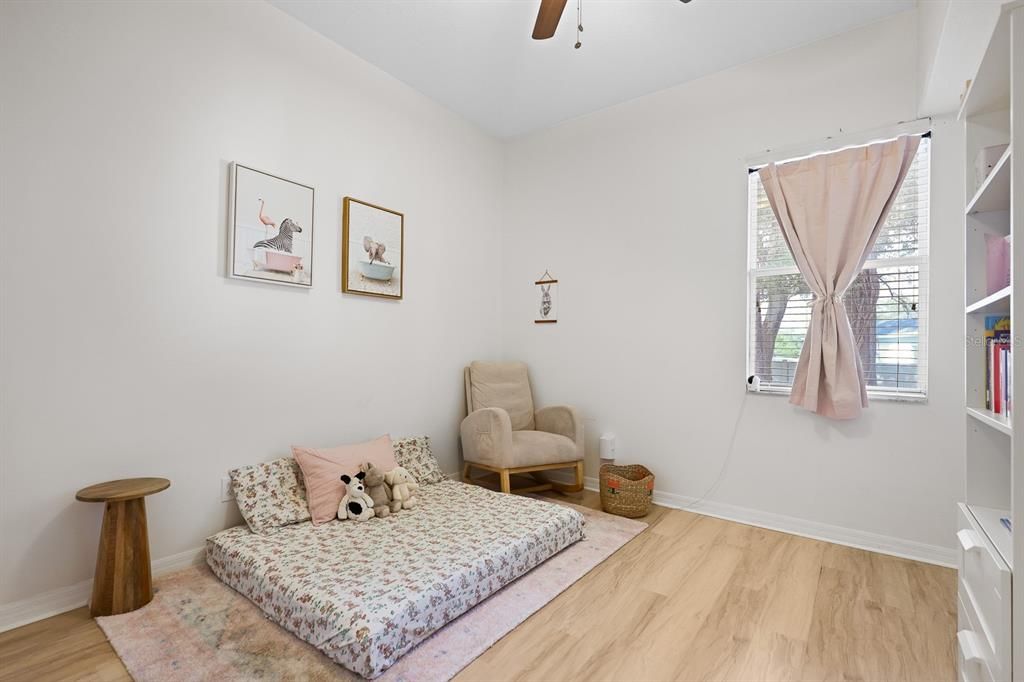 待售: $425,000 (3 贝兹, 2 浴室, 1943 平方英尺)