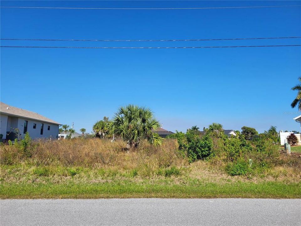 待售: $115,000 (0.24 acres)