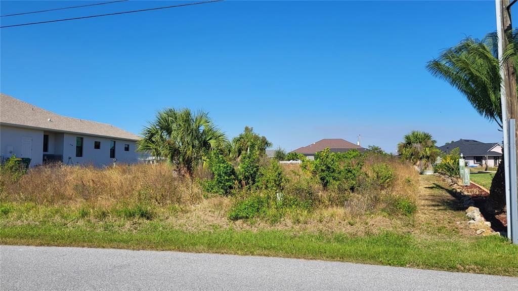 待售: $115,000 (0.24 acres)