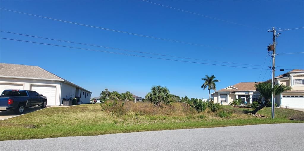 待售: $115,000 (0.24 acres)