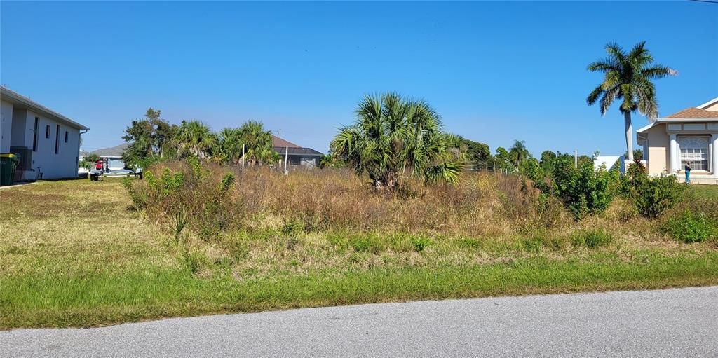 待售: $115,000 (0.24 acres)