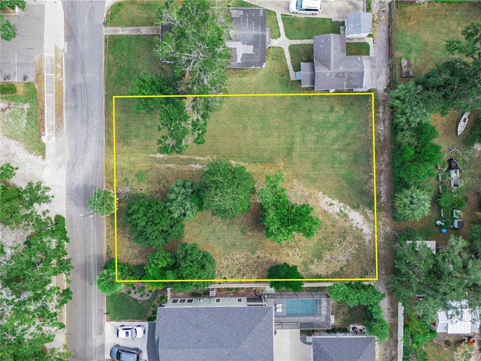 合同活跃: $195,000 (0.30 acres)