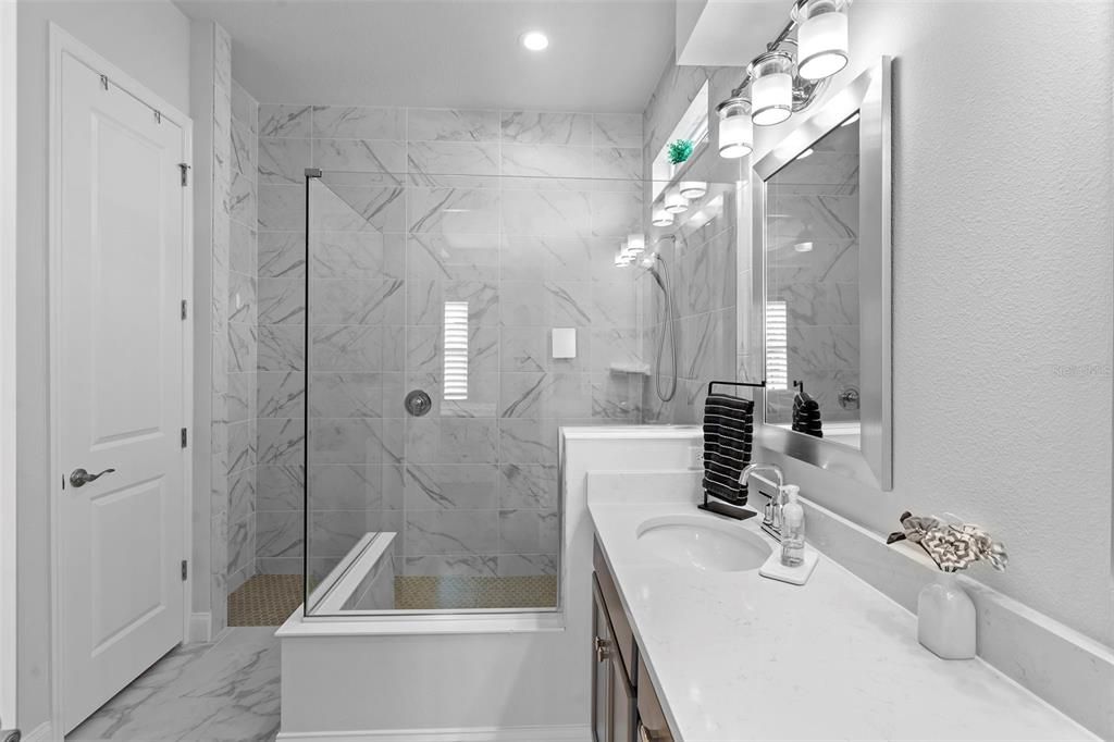 待售: $569,900 (3 贝兹, 2 浴室, 1933 平方英尺)