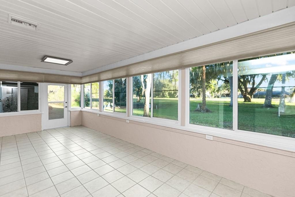 合同活跃: $279,900 (2 贝兹, 2 浴室, 1625 平方英尺)