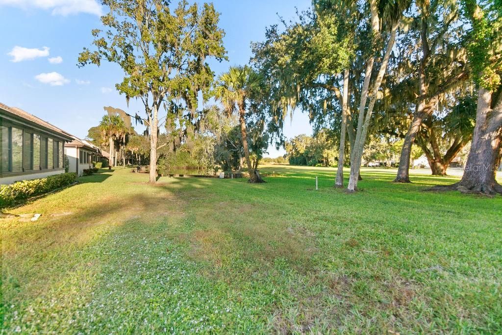 合同活跃: $279,900 (2 贝兹, 2 浴室, 1625 平方英尺)