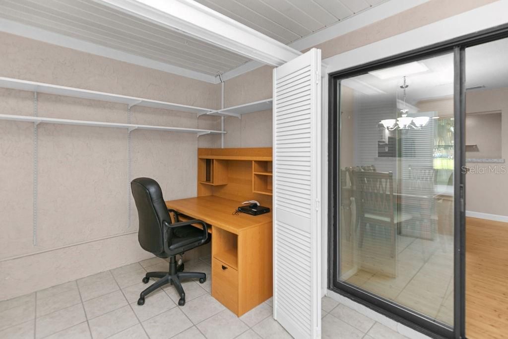 合同活跃: $279,900 (2 贝兹, 2 浴室, 1625 平方英尺)