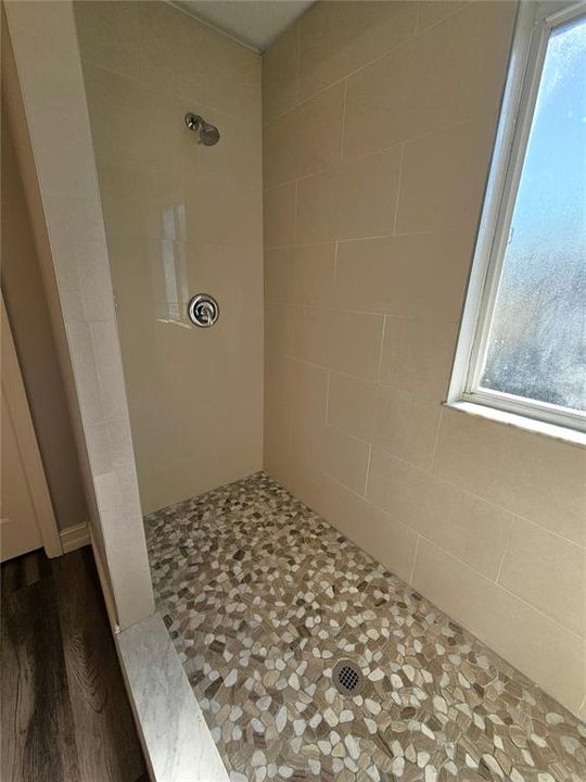 出租: $2,500 (4 贝兹, 2 浴室, 2564 平方英尺)