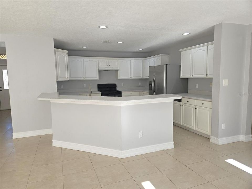 出租: $2,500 (4 贝兹, 2 浴室, 2564 平方英尺)