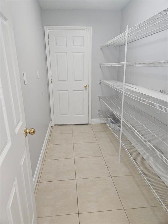 出租: $2,500 (4 贝兹, 2 浴室, 2564 平方英尺)