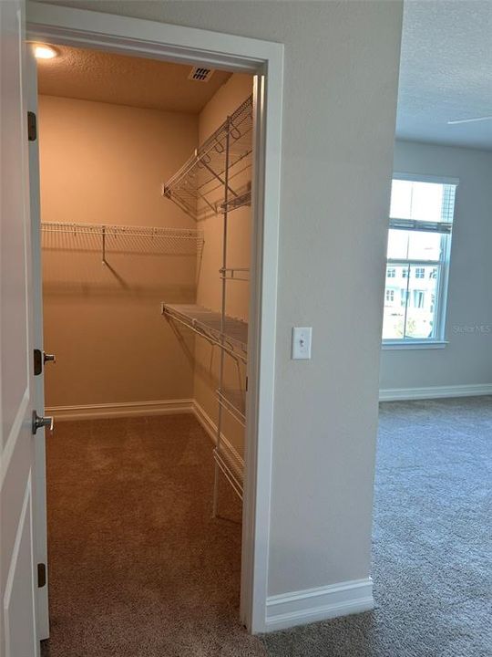 For Rent: $2,295 (3 beds, 2 baths, 1898 Square Feet)