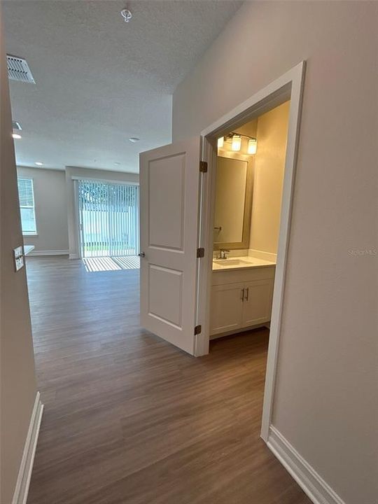 For Rent: $2,295 (3 beds, 2 baths, 1898 Square Feet)