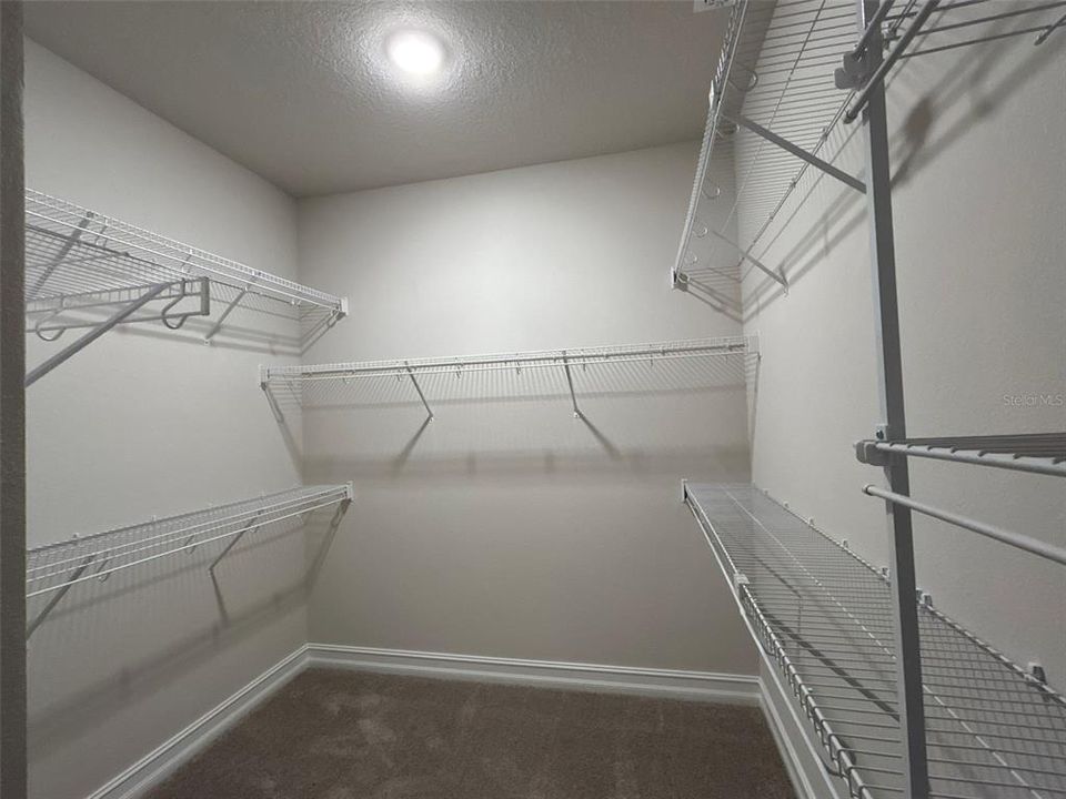 For Rent: $2,295 (3 beds, 2 baths, 1898 Square Feet)