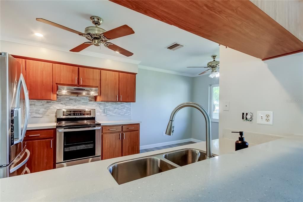 En Venta: $454,900 (3 camas, 2 baños, 1560 Pies cuadrados)