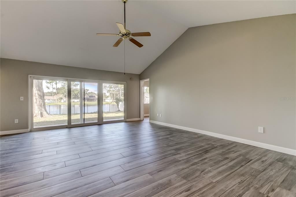 En Venta: $454,900 (3 camas, 2 baños, 1560 Pies cuadrados)