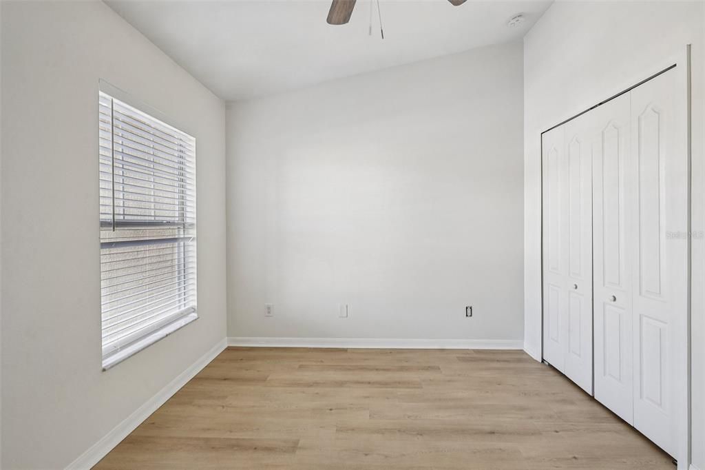 На продажу: $229,999 (2 спален, 2 ванн, 1161 Квадратных фут)