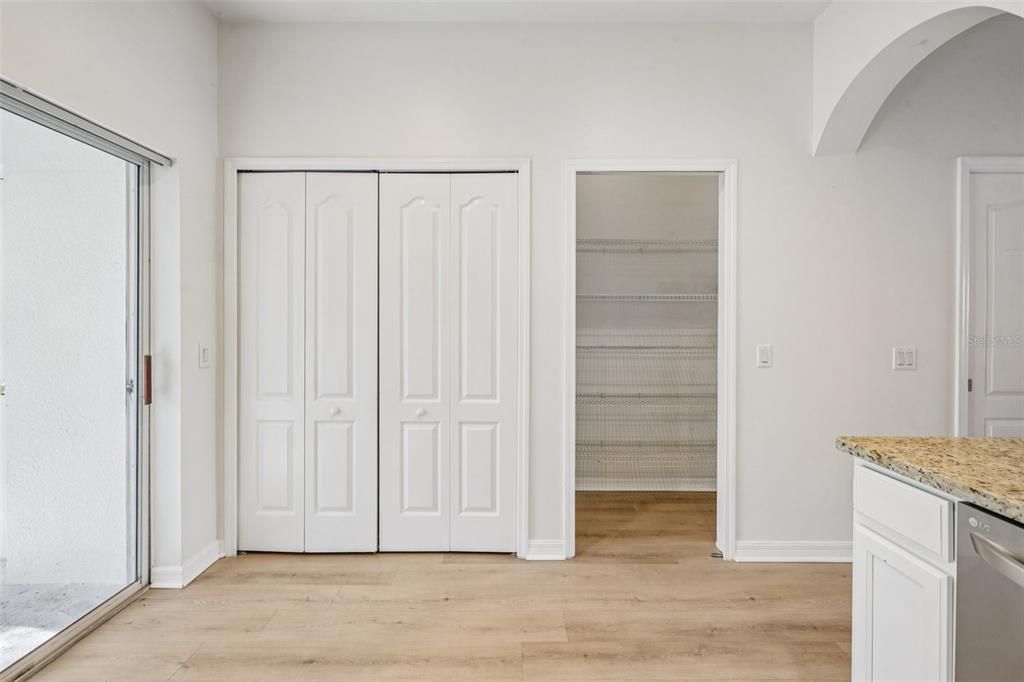 На продажу: $229,999 (2 спален, 2 ванн, 1161 Квадратных фут)