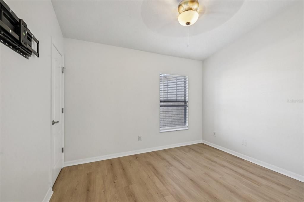 На продажу: $229,999 (2 спален, 2 ванн, 1161 Квадратных фут)