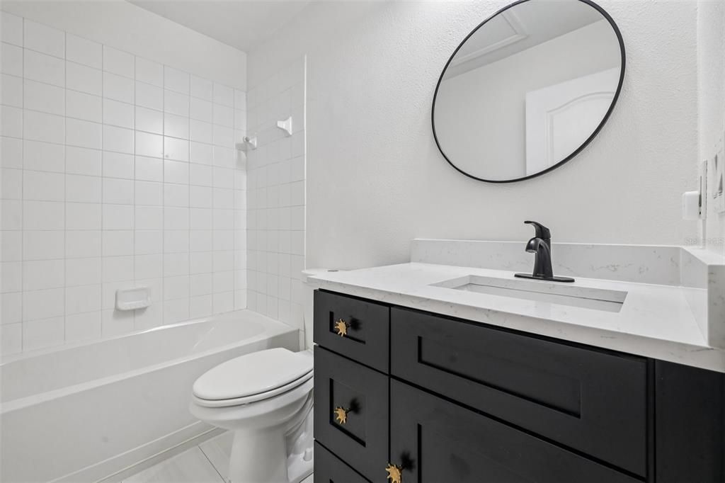 На продажу: $229,999 (2 спален, 2 ванн, 1161 Квадратных фут)