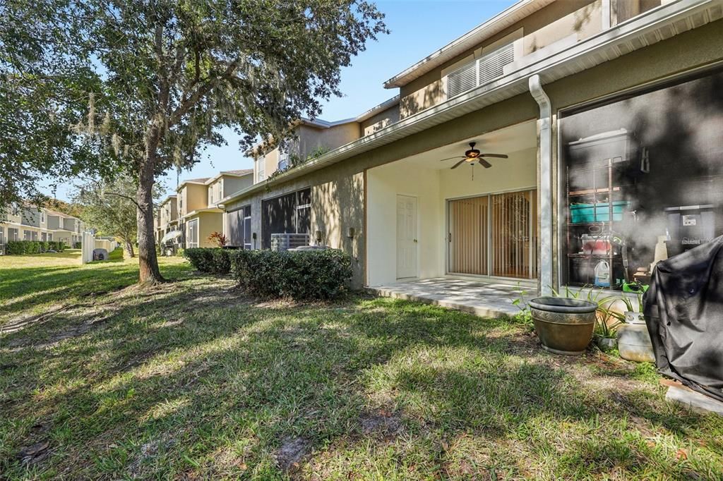 На продажу: $229,999 (2 спален, 2 ванн, 1161 Квадратных фут)