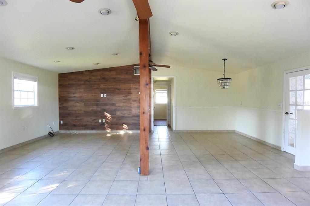 For Sale: $344,900 (2 beds, 2 baths, 1526 Square Feet)