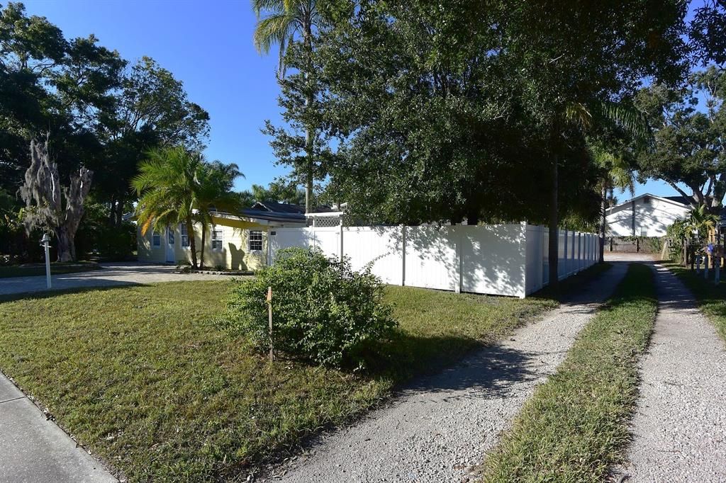 For Sale: $344,900 (2 beds, 2 baths, 1526 Square Feet)