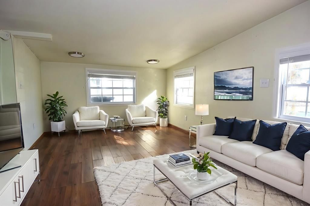 For Sale: $344,900 (2 beds, 2 baths, 1526 Square Feet)