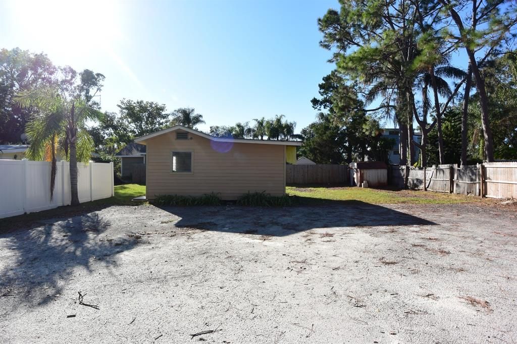 For Sale: $344,900 (2 beds, 2 baths, 1526 Square Feet)