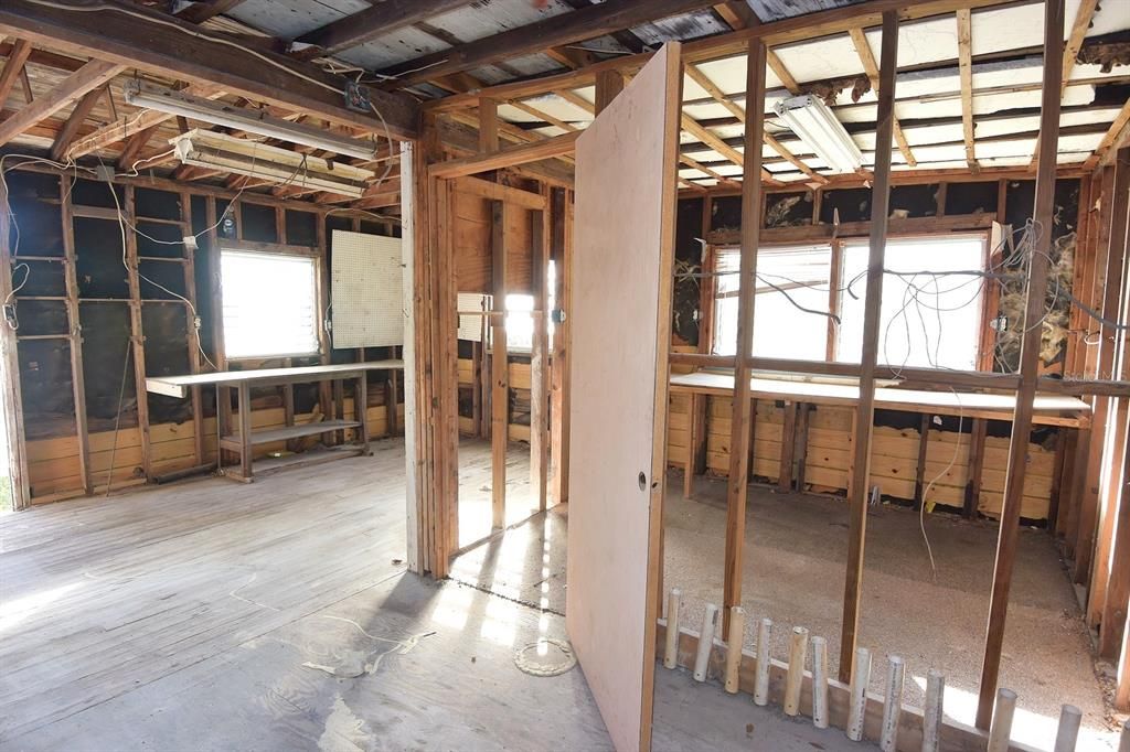 For Sale: $344,900 (2 beds, 2 baths, 1526 Square Feet)