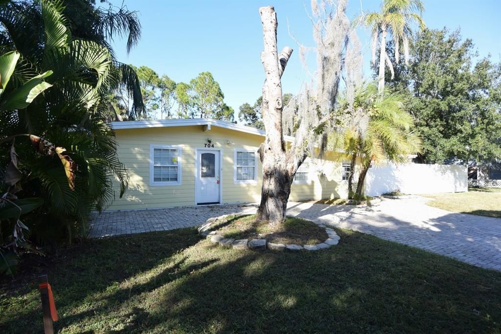 For Sale: $344,900 (2 beds, 2 baths, 1526 Square Feet)