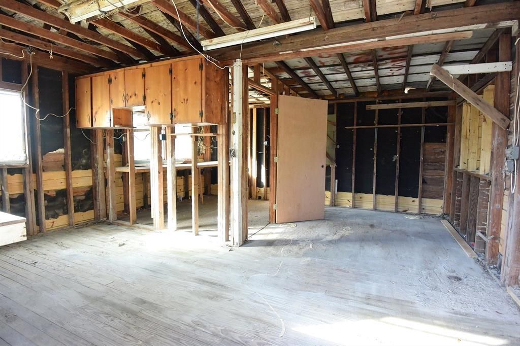 For Sale: $344,900 (2 beds, 2 baths, 1526 Square Feet)