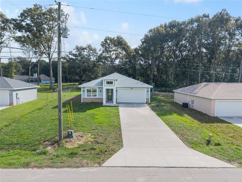 待售: $335,000 (4 贝兹, 3 浴室, 2057 平方英尺)