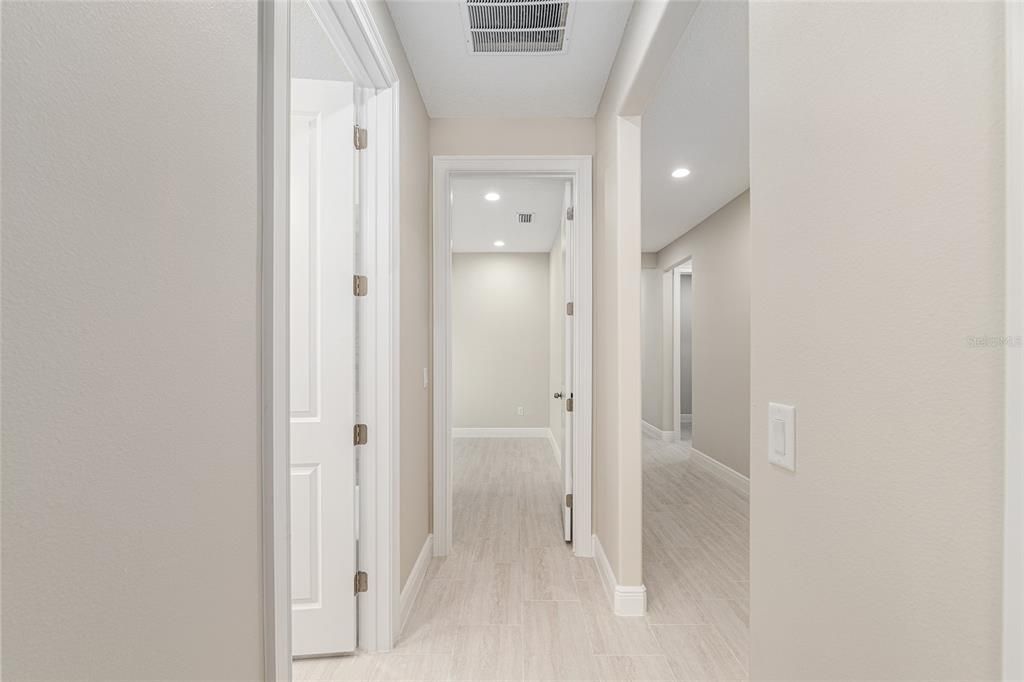 待售: $335,000 (4 贝兹, 3 浴室, 2057 平方英尺)