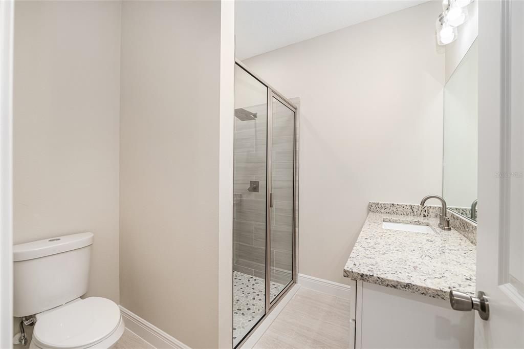 待售: $335,000 (4 贝兹, 3 浴室, 2057 平方英尺)