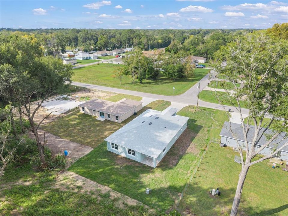 待售: $335,000 (4 贝兹, 3 浴室, 2057 平方英尺)