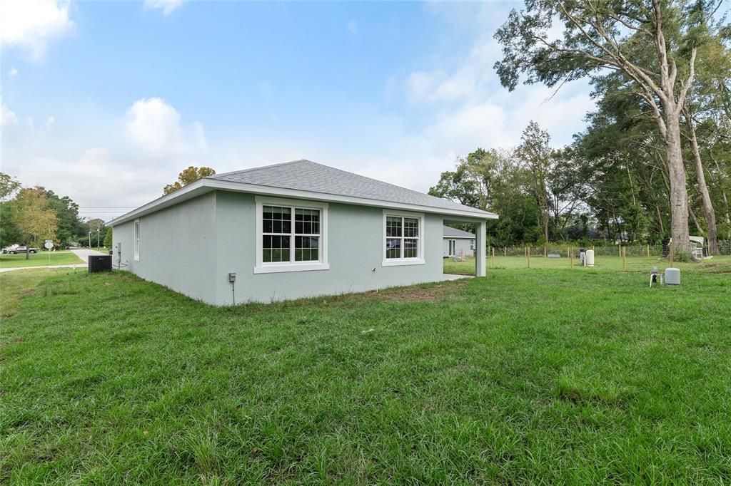 待售: $335,000 (4 贝兹, 3 浴室, 2057 平方英尺)