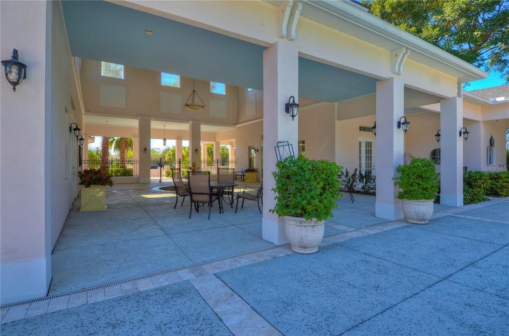 合同活跃: $505,000 (3 贝兹, 2 浴室, 2053 平方英尺)