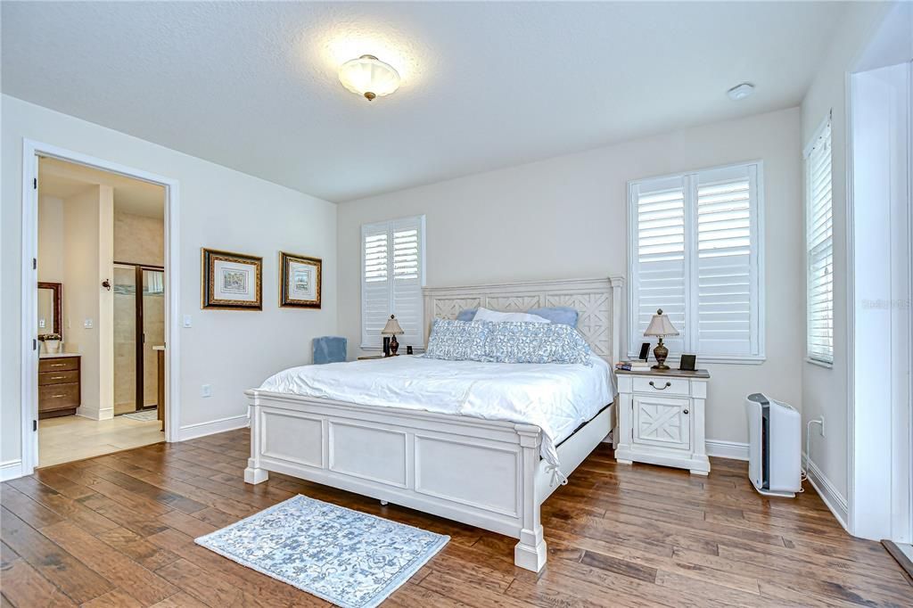 合同活跃: $505,000 (3 贝兹, 2 浴室, 2053 平方英尺)