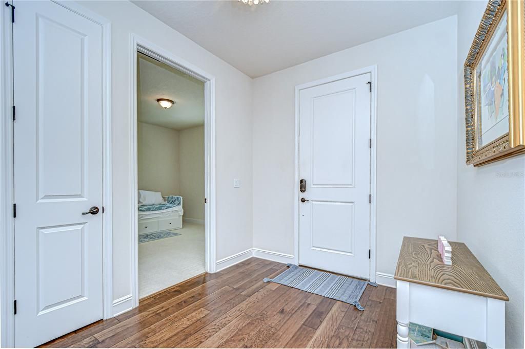 合同活跃: $505,000 (3 贝兹, 2 浴室, 2053 平方英尺)