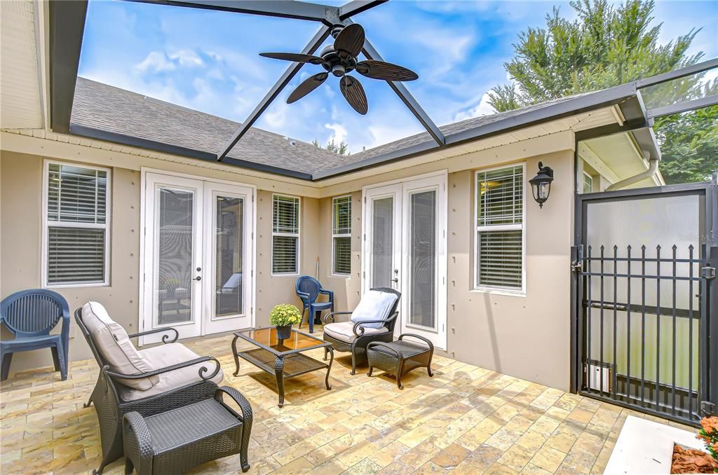 合同活跃: $505,000 (3 贝兹, 2 浴室, 2053 平方英尺)