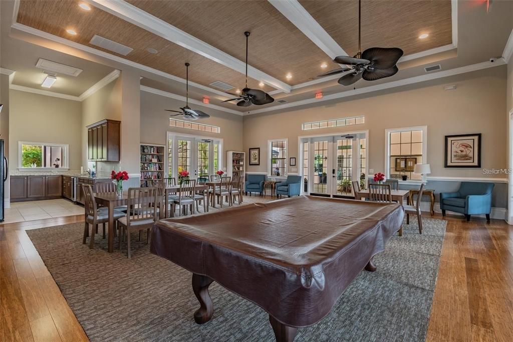 合同活跃: $505,000 (3 贝兹, 2 浴室, 2053 平方英尺)