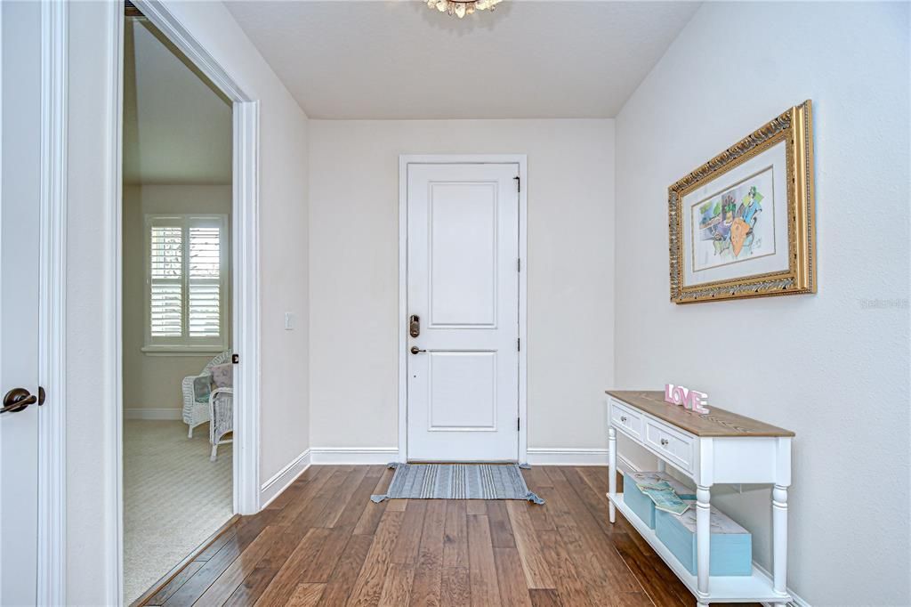 合同活跃: $505,000 (3 贝兹, 2 浴室, 2053 平方英尺)