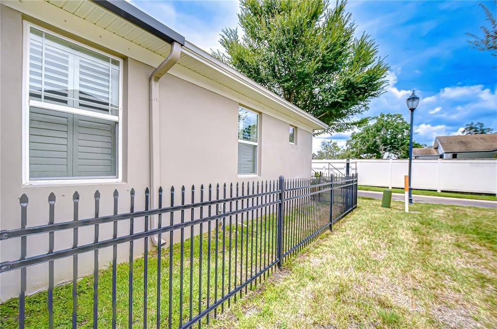 合同活跃: $505,000 (3 贝兹, 2 浴室, 2053 平方英尺)